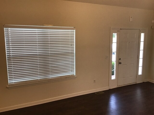 Foto del edificio - 6632 Shadyview Dr
