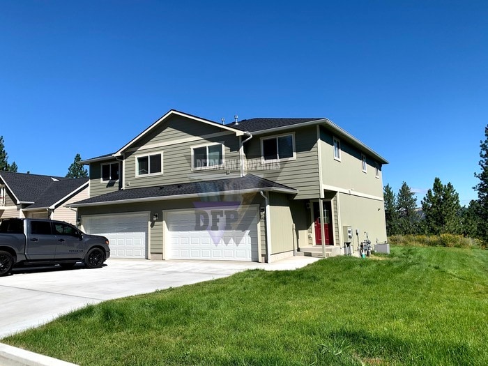 Primary Photo - Newer construction in private culdesac on ...