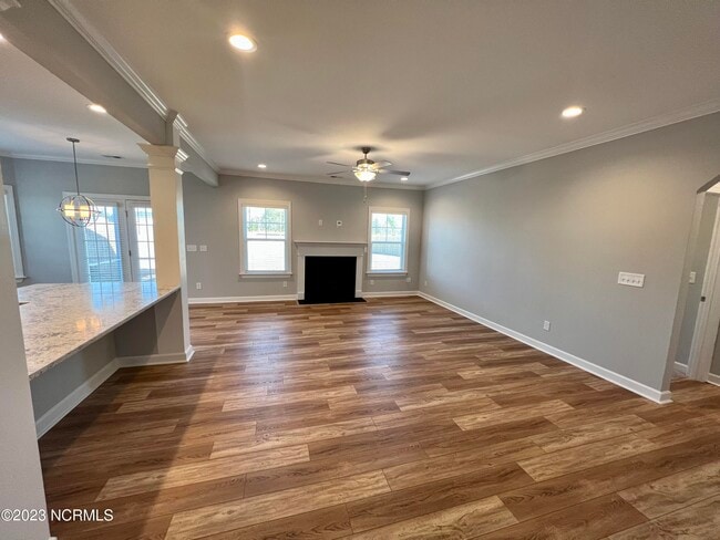 Building Photo - 1233 Pandion Dr