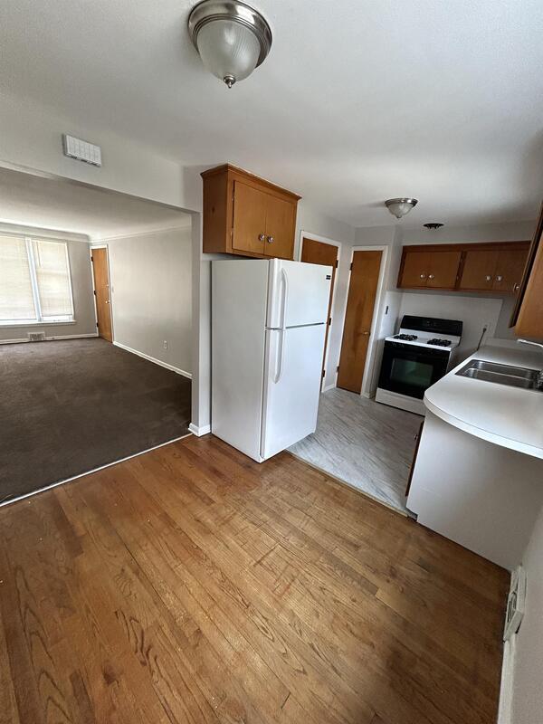 2307 Noble Rd, Cleveland Heights, OH 44121 Condo for Rent in