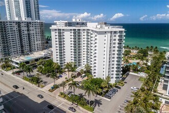 Building Photo - 3001 S Ocean Dr