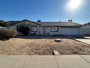 Building Photo - 1715 W Pershing Ave