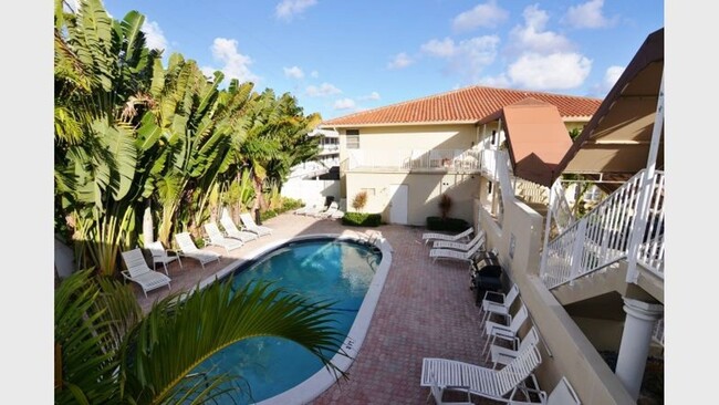 Building Photo - The Perfect Location. The Best Price. 1 Mo...