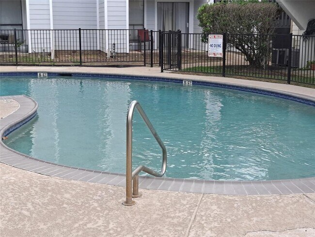 Foto del edificio - 13151 Walden Rd