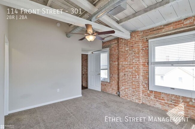 Foto del edificio - 114 Front St