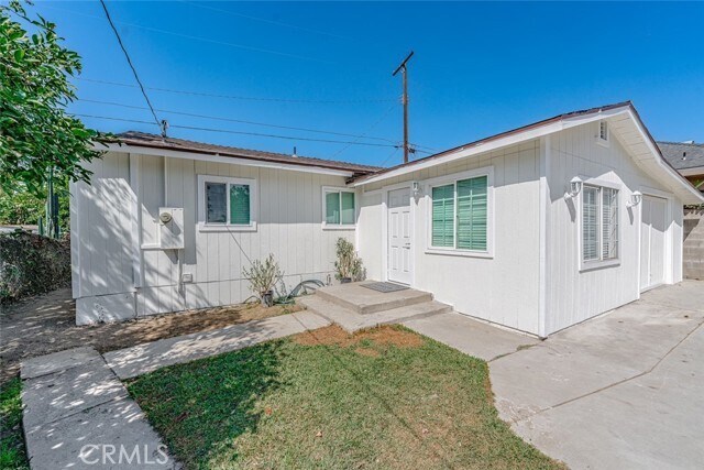 Primary Photo - 3755 Clark Ave