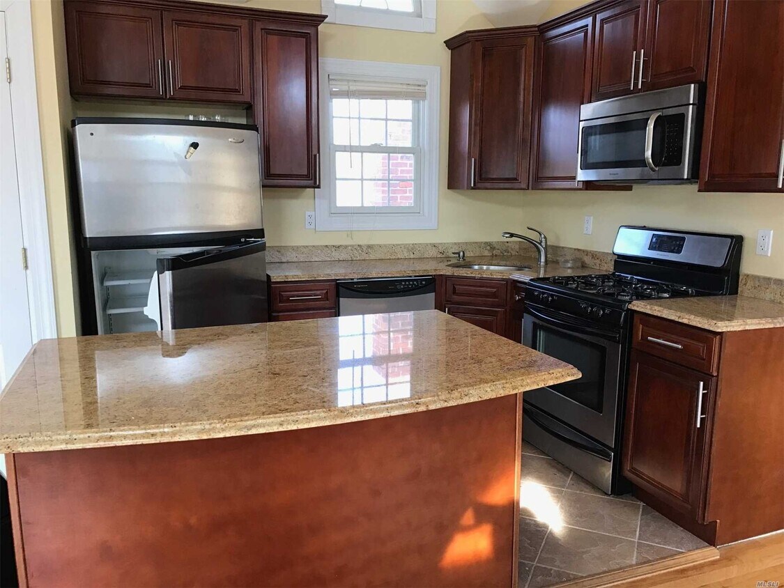 Foto principal - 68 Brookline Ave