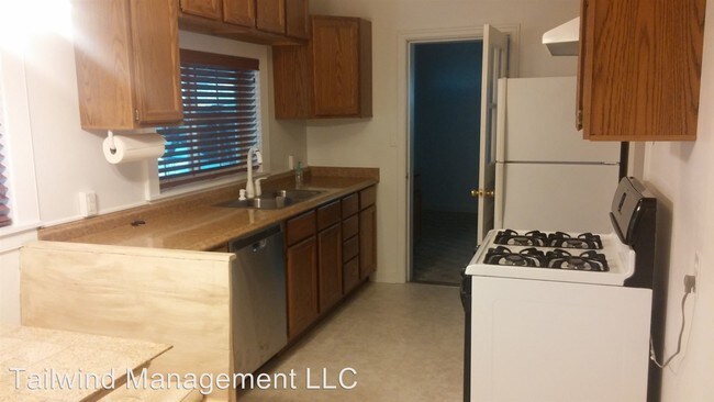 Building Photo - 3 br, 1 bath House - 2226 6th Street West