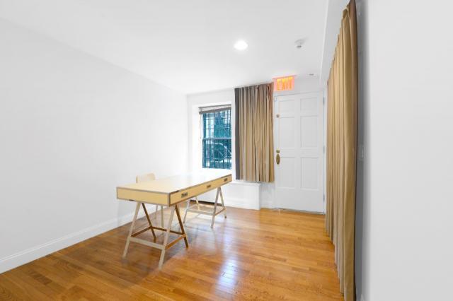 Foto principal - 0 bedroom in New York NY 10065