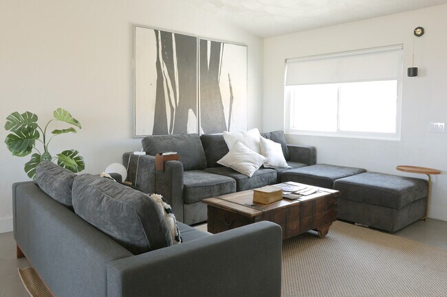 Foto del edificio - 61828 Crest Cir Dr