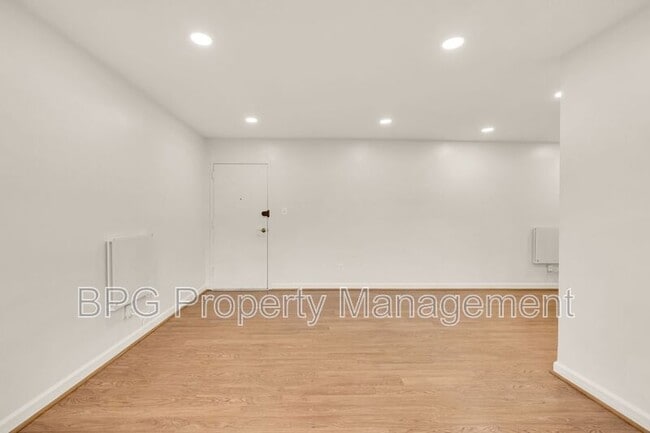 Building Photo - 4635 20th Rd N