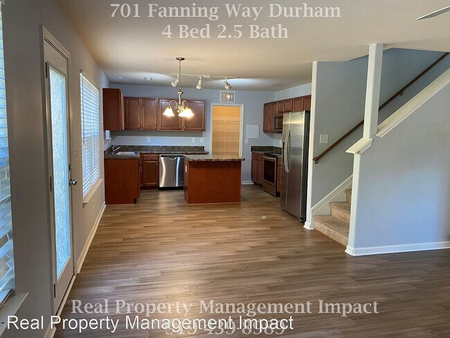 Foto del edificio - Room in Single Family Home on Fanning Way