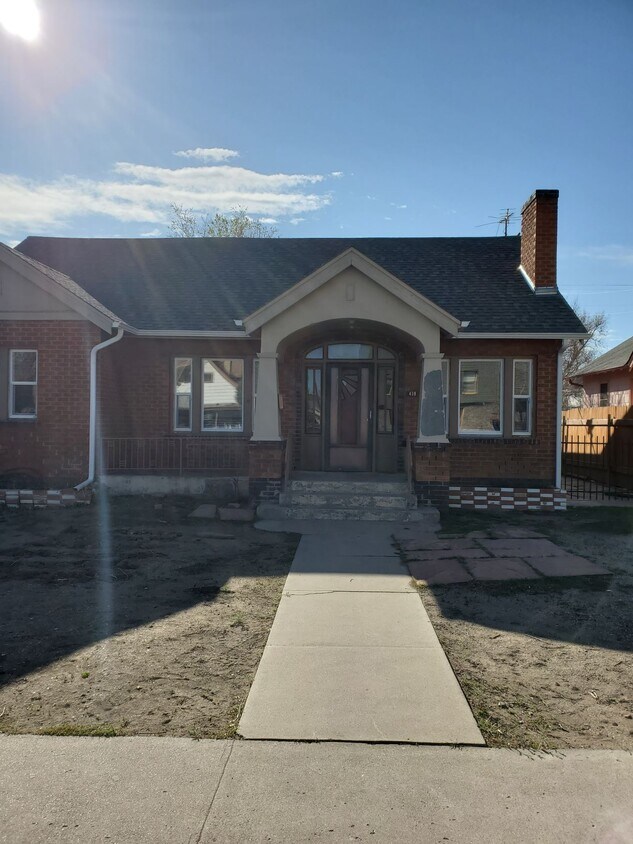 Primary Photo - 418 Colorado Ave