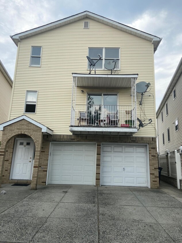 Primary Photo - 6 Elm Ct