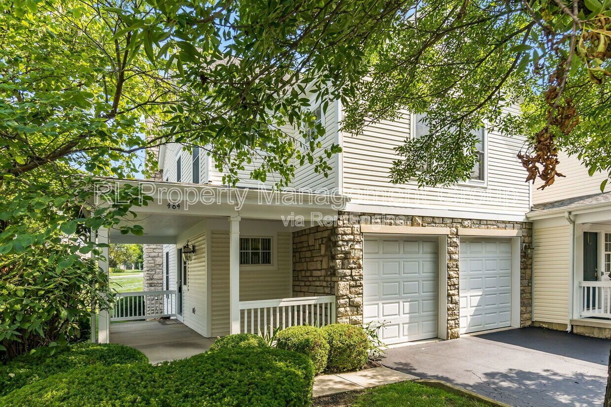 Primary Photo - 484 Serenity Dr
