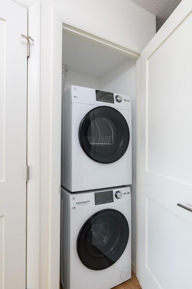 Foto del edificio - 76 Parker Hill Ave