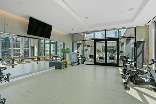 Photo - 610 W Randolph St Apartment