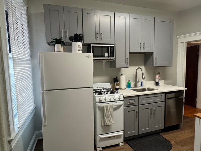 Photo - 101 E 33rd St Apartment