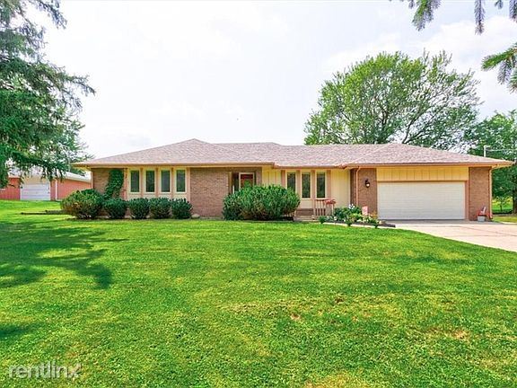 Primary Photo - 3 br, 2 bath House - 290 SE Browns Woods Ct