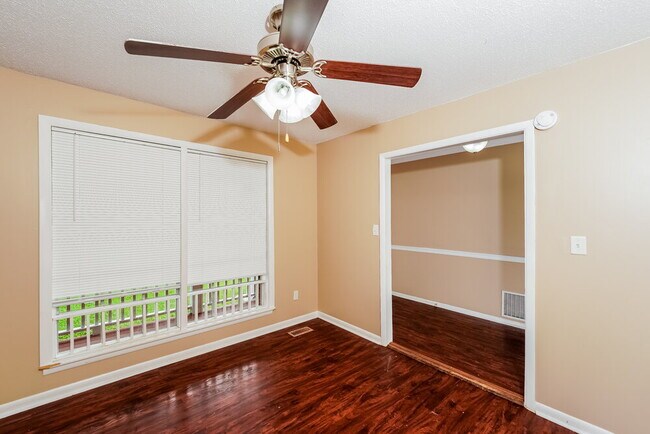 Foto del edificio - 533 20th Ct NW