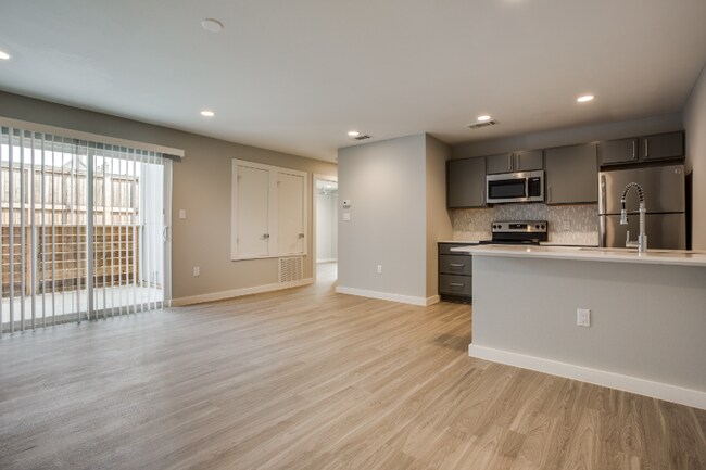 Foto del edificio - 3328 Cedarplaza Ln