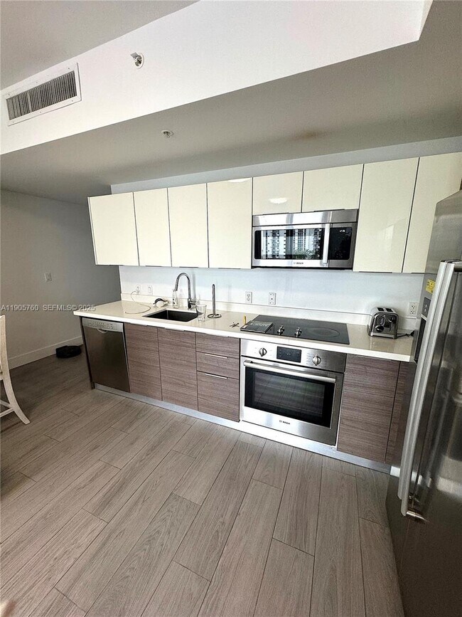 Foto del edificio - 1010 SW 2nd Ave