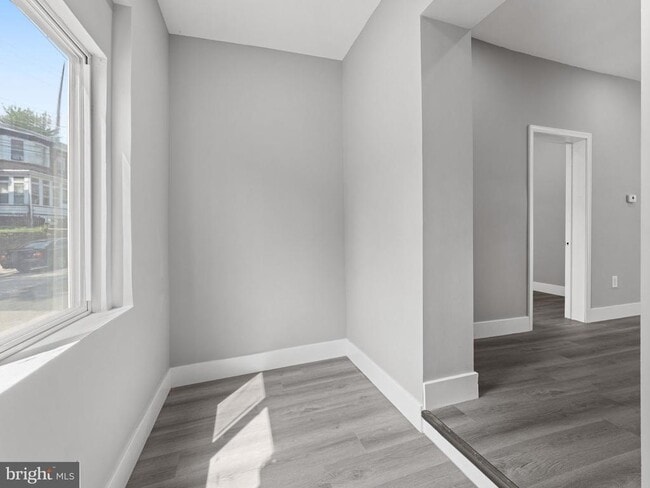 Building Photo - 9 N Front St