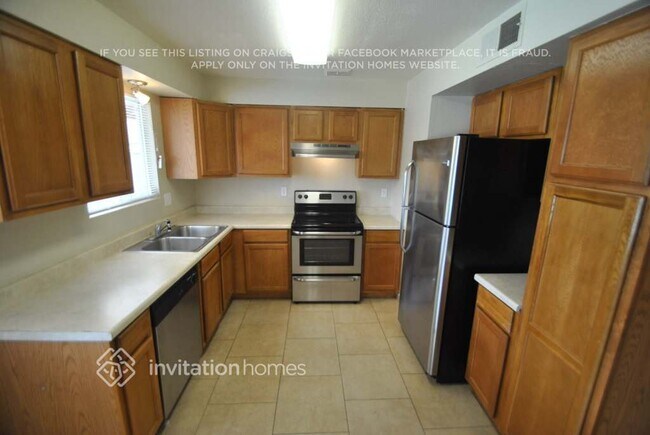 Building Photo - 7227 W San Miguel Ave