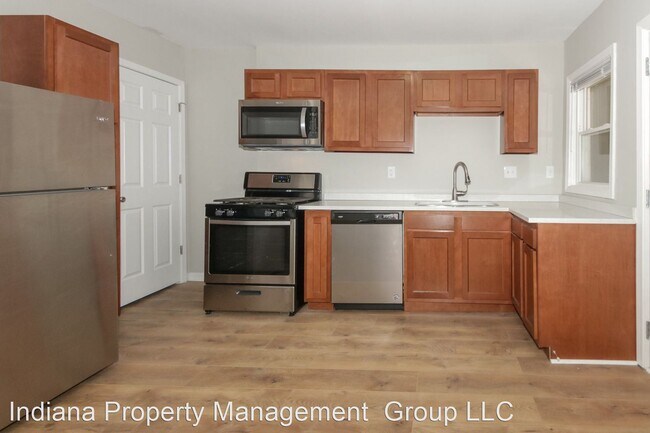 Building Photo - 2 br, 1 bath House - 411 Iowa St.