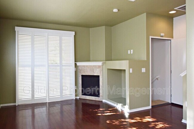 Building Photo - 1652 Hickory Nut Pl