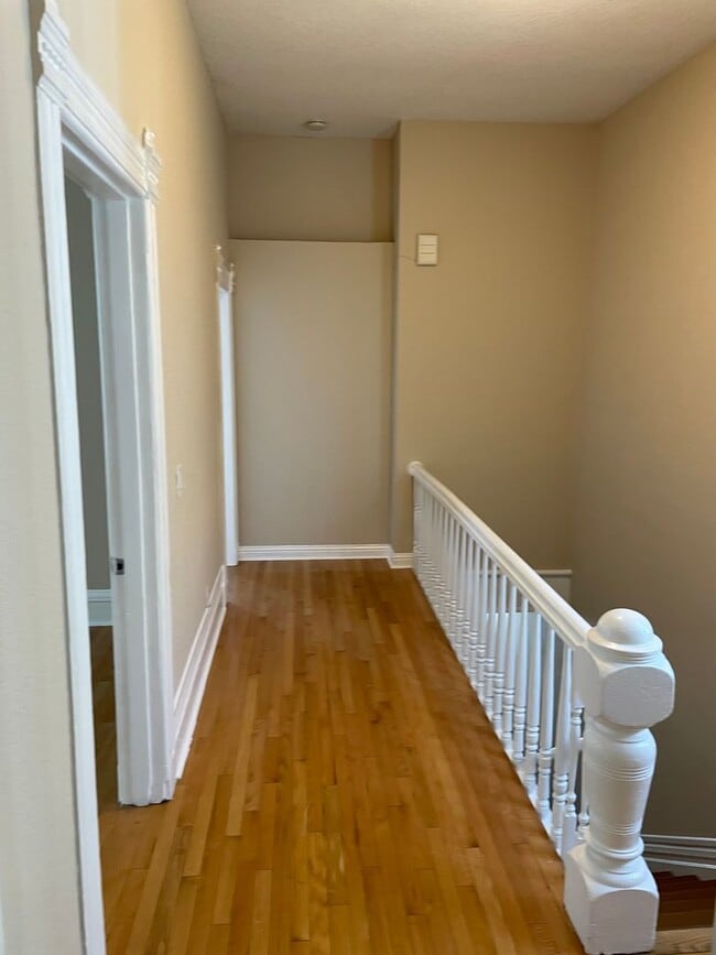 Building Photo - 01726