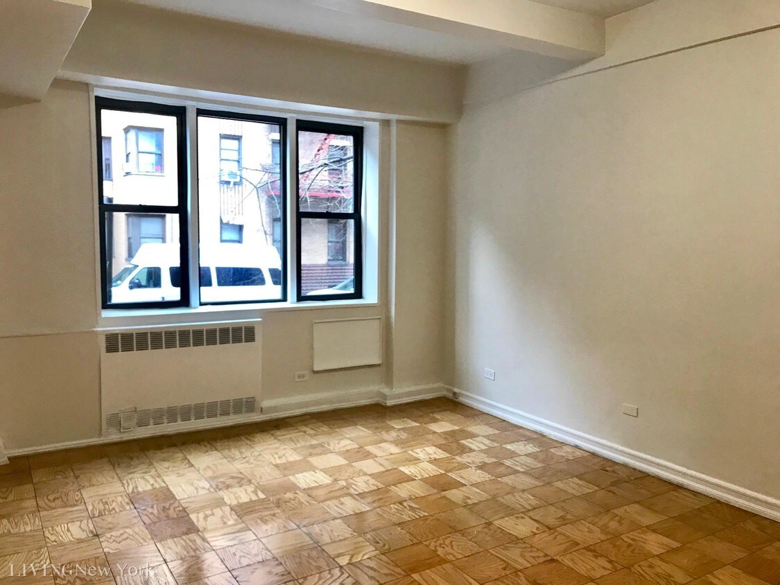 Primary Photo - 1 Bogardus Pl