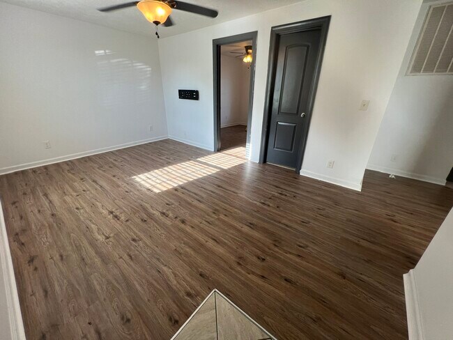 Foto del edificio - 104 Williams St