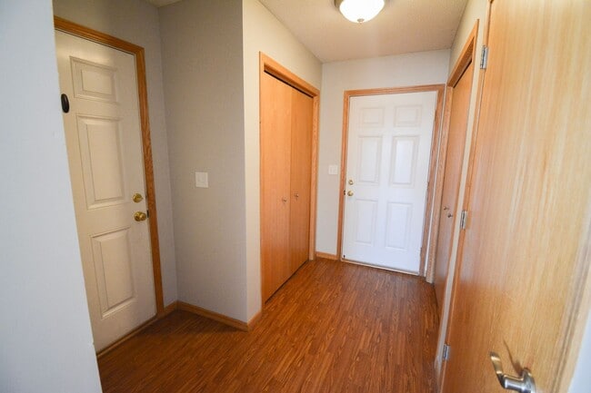 Building Photo - Incredible views from this end-unit townhome!