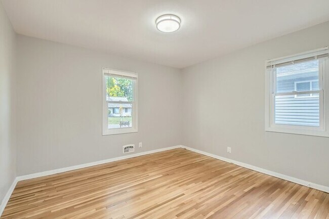 Building Photo - 2578 Wheeler Street N, Roseville, MN, 55113
