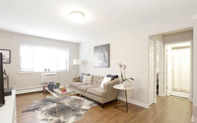 Foto del edificio - 525 W Oakdale Ave