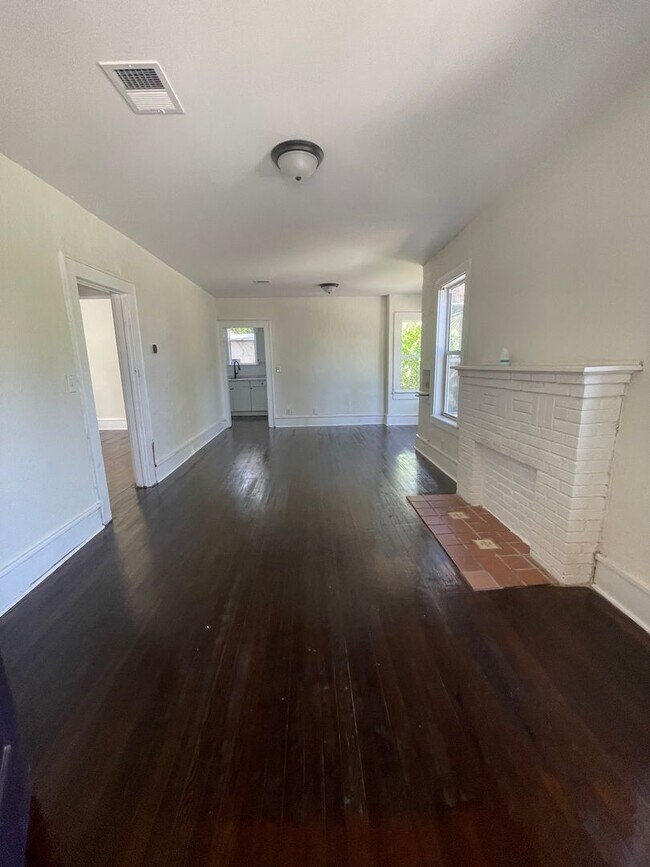 Foto del edificio - 2 Bed 1 Bath Home | Pet Friendly | Washer ...