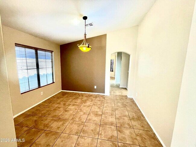 Foto del edificio - 3229 E Tonopah Dr