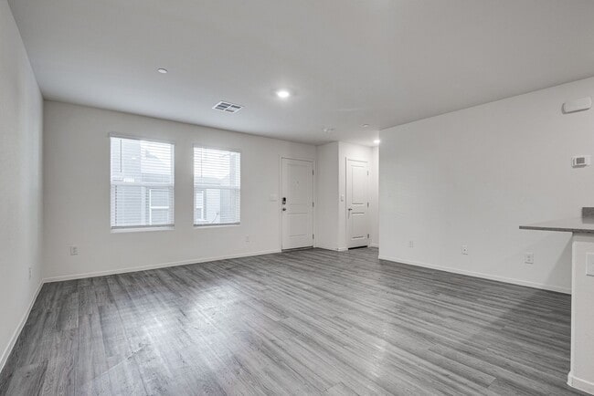 Building Photo - 4826 Wine Rdg Ave