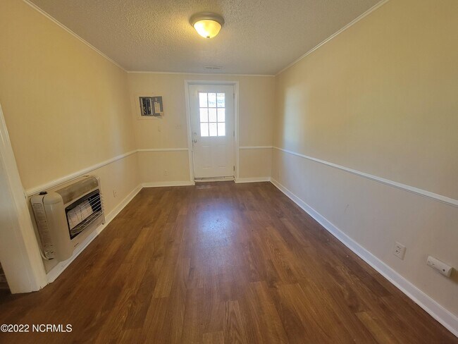 Building Photo - 1206 Friendly Ave