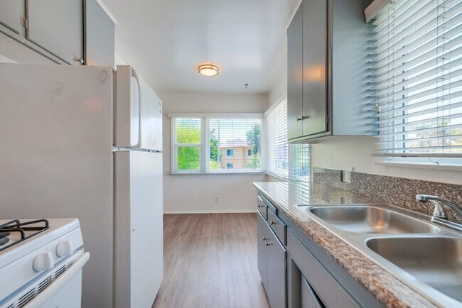 Foto del interior - 3121 W Slauson Ave