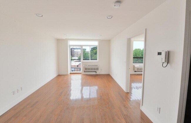 Foto del edificio - 141-48 84th Dr