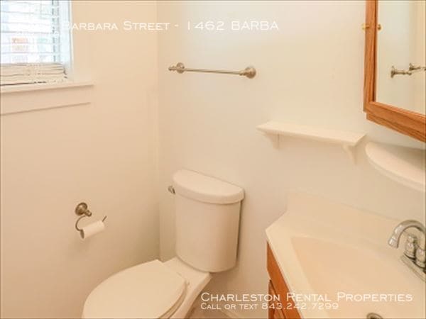 Building Photo - 1462 Barbara St