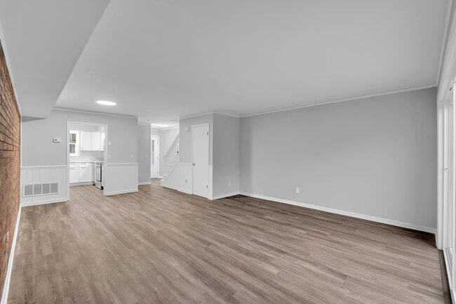 Living Room 100 Lynn E - 100 Lynn Cir