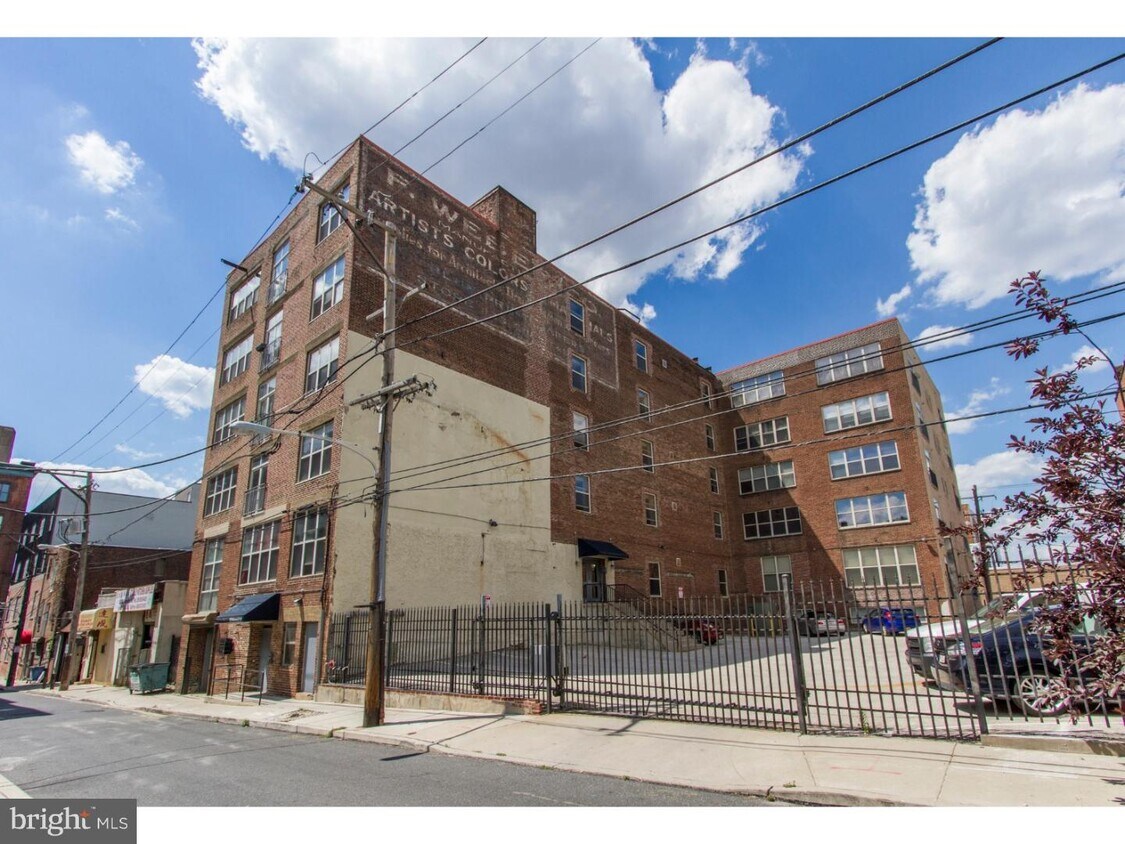 121026 Buttonwood St Unit 401, Philadelphia, PA 19123 Room for Rent
