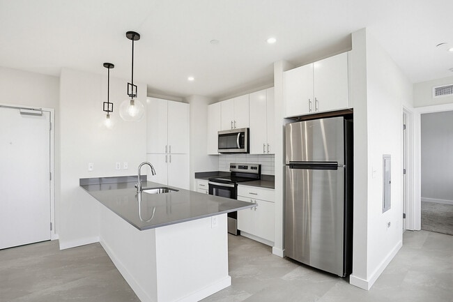 250_College_Avenue_0011 - West End Place