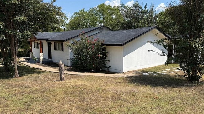 Foto del edificio - 1802 E University Ave