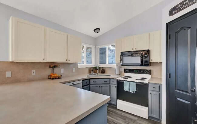 Building Photo - 5411 Leticia Ct