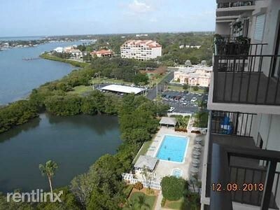 Building Photo - 7050 Sunset Dr S