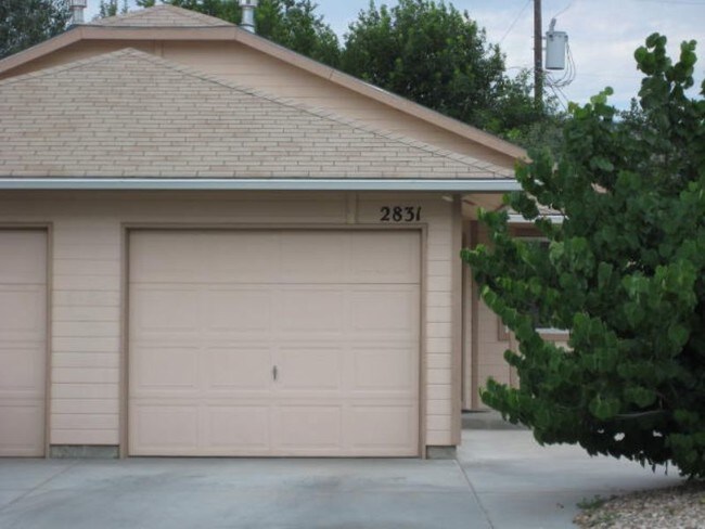 Building Photo - 2833 S Shoshone St
